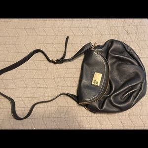 Wonderful crossbody or shoulder bag.